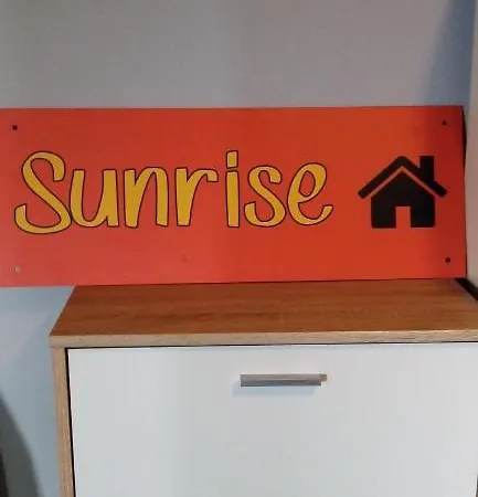 Ferienwohnung Sunrise Przy Dw. Zachodnim *